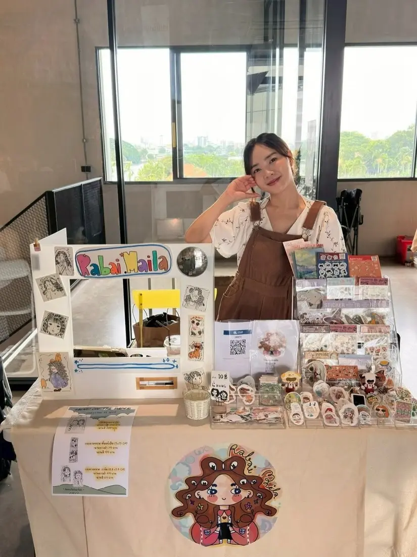 ศิลปินระบายมั้ยล่ะที่บูธผลงาน